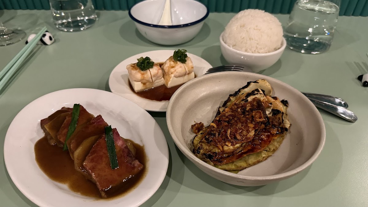 Editorial restaurant gallery image 1 for Sunnys Chinese