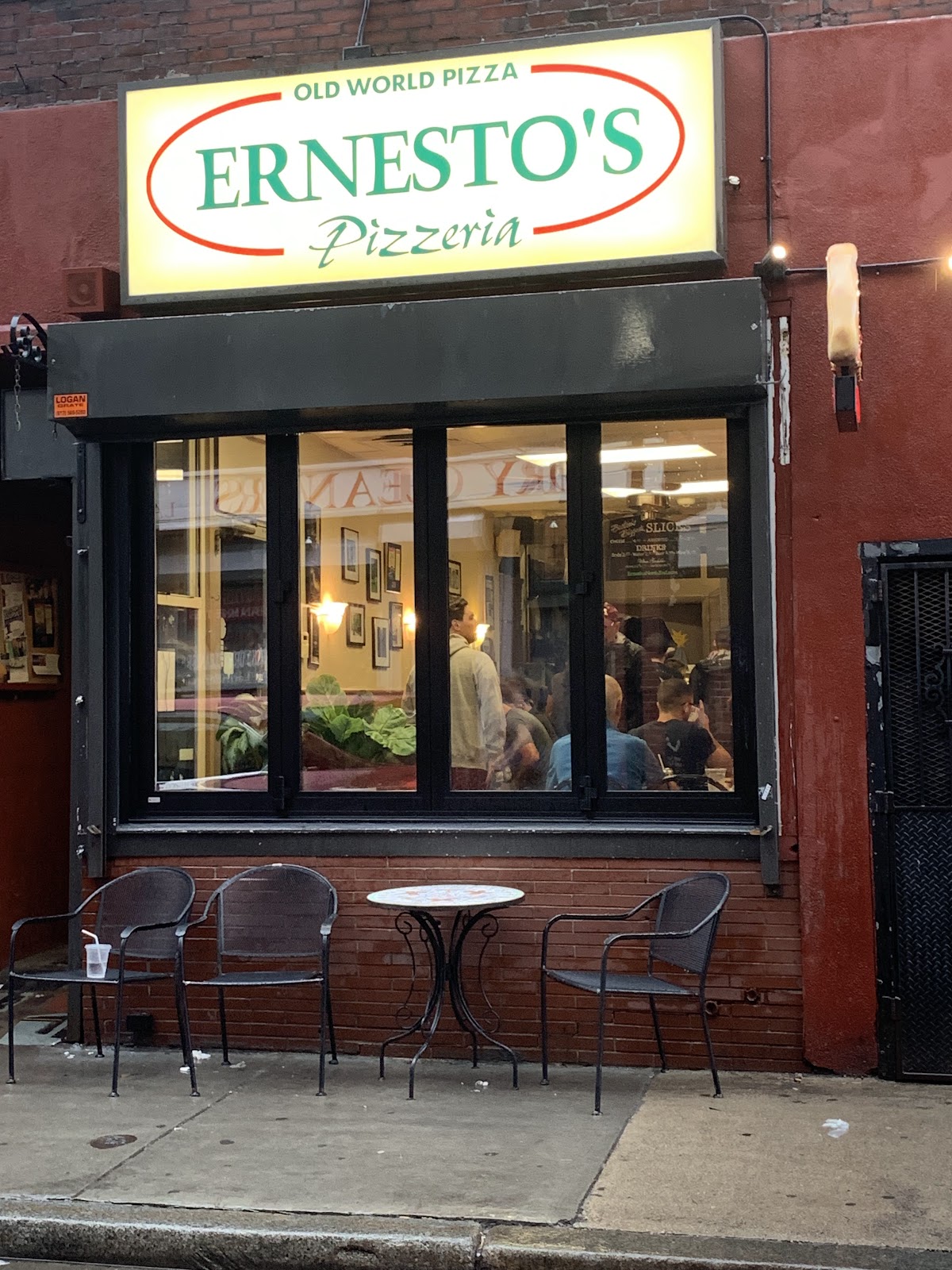 Editorial restaurant image stand-in for Ernesto's Pizza