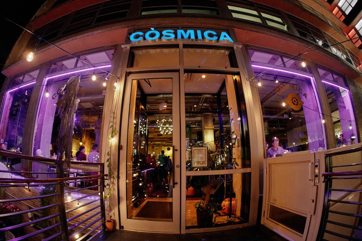 Editorial restaurant image stand-in for Cósmica