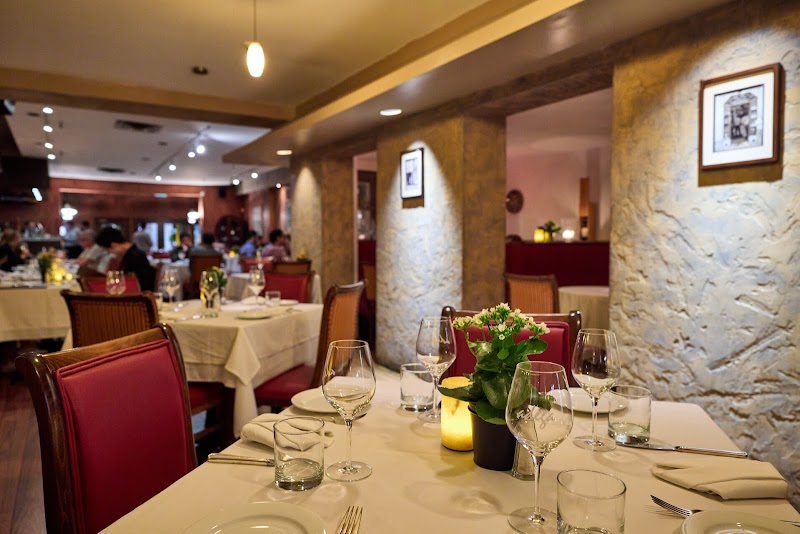 Editorial restaurant image stand-in for Adega Restaurante
