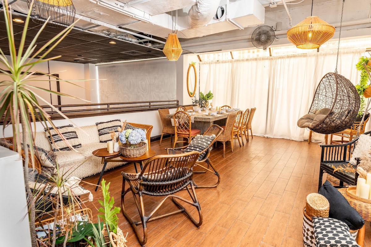 Editorial restaurant image stand-in for Meraki Greek Bistro