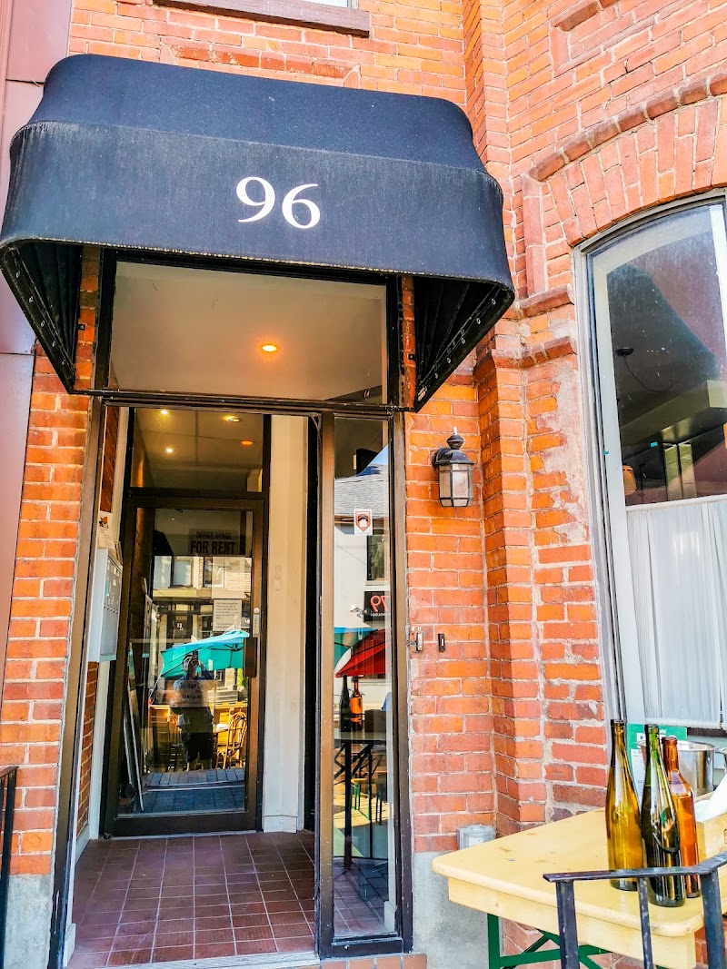 Editorial restaurant image stand-in for Dreyfus