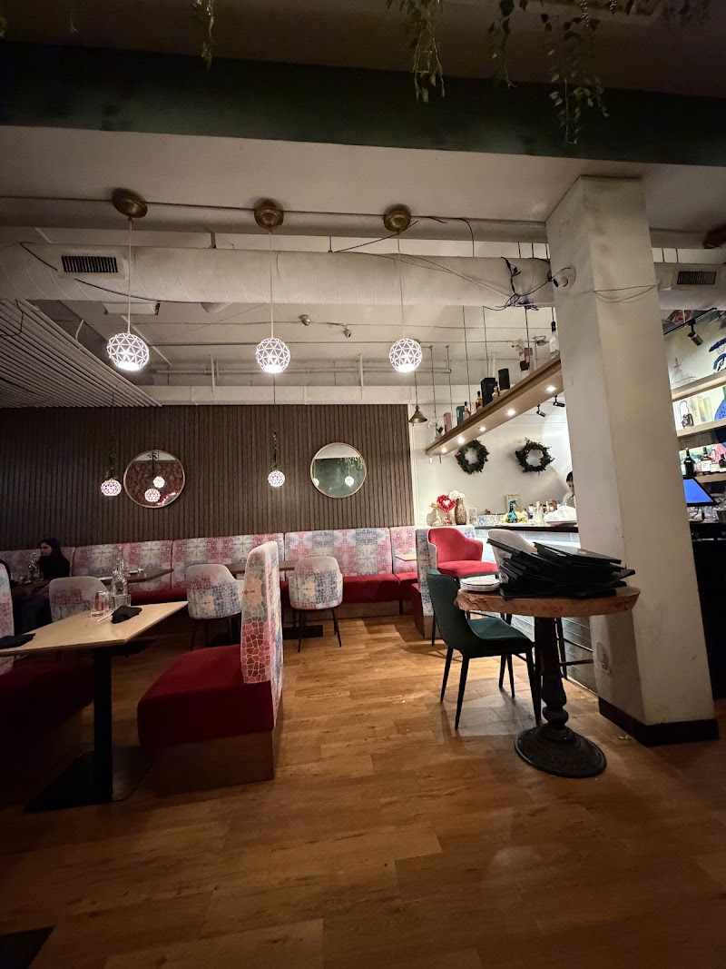 Editorial restaurant image stand-in for Angara Indian and Hakka downtown