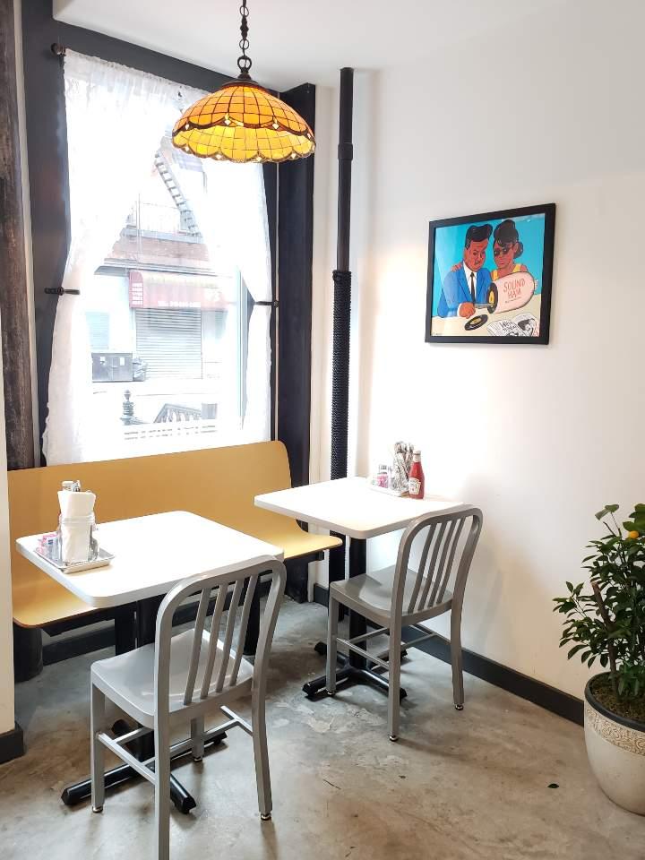Editorial restaurant image stand-in for Golden Diner