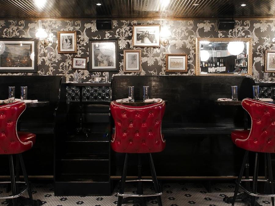 Editorial restaurant image stand-in for Parker & Quinn