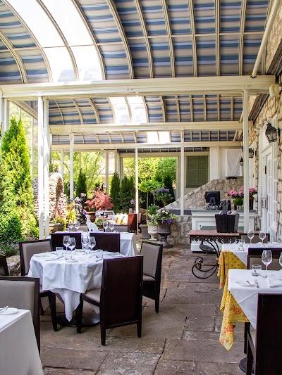 Auberge du Pommier, Toronto