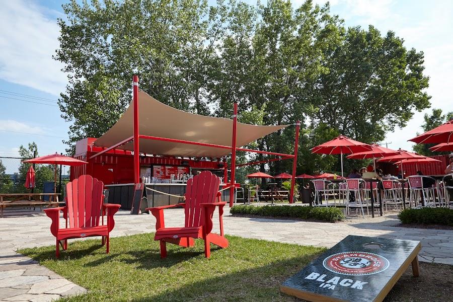 Editorial restaurant image stand-in for Terrasse St-Ambroise