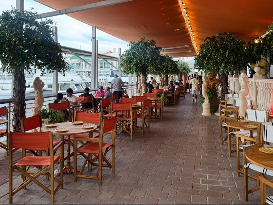 Editorial restaurant image stand-in for Casa Italia Cucina