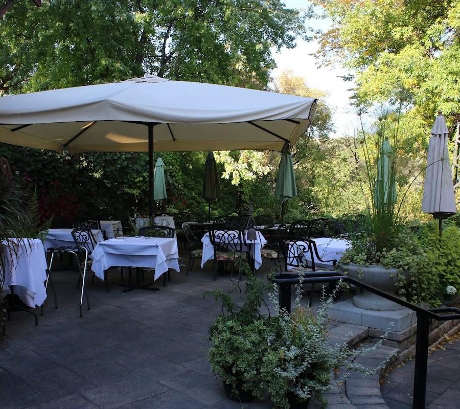 Editorial restaurant image stand-in for 529 Wellington Steakhouse