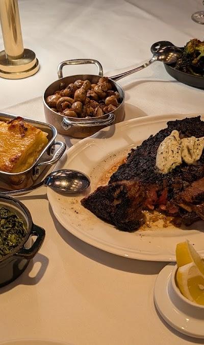 Izzy's Steaks & Chops photo 3