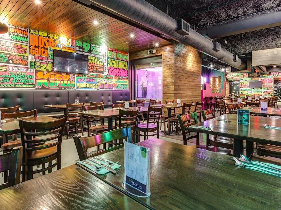 Editorial restaurant image stand-in for Pollos & Jarras