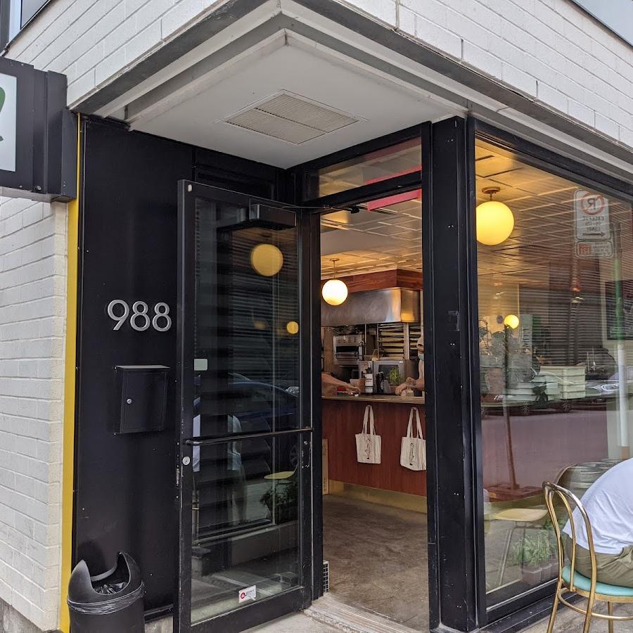Editorial restaurant image stand-in for Mano Cornuto