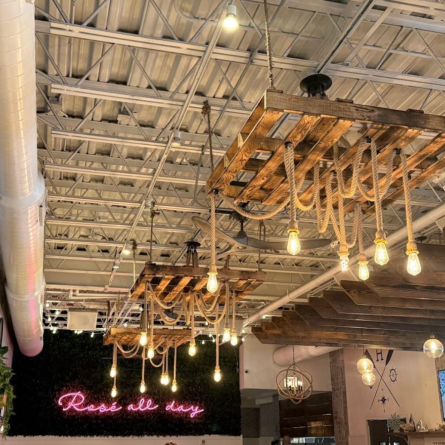 Editorial restaurant image stand-in for The Hampton Social - Streeterville