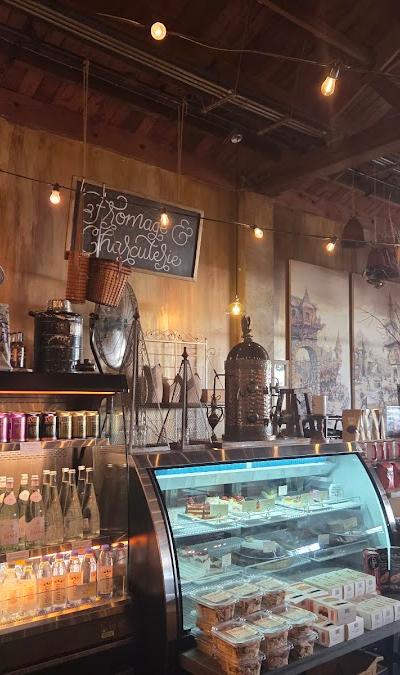 Bon Vivant Market & Café photo 4