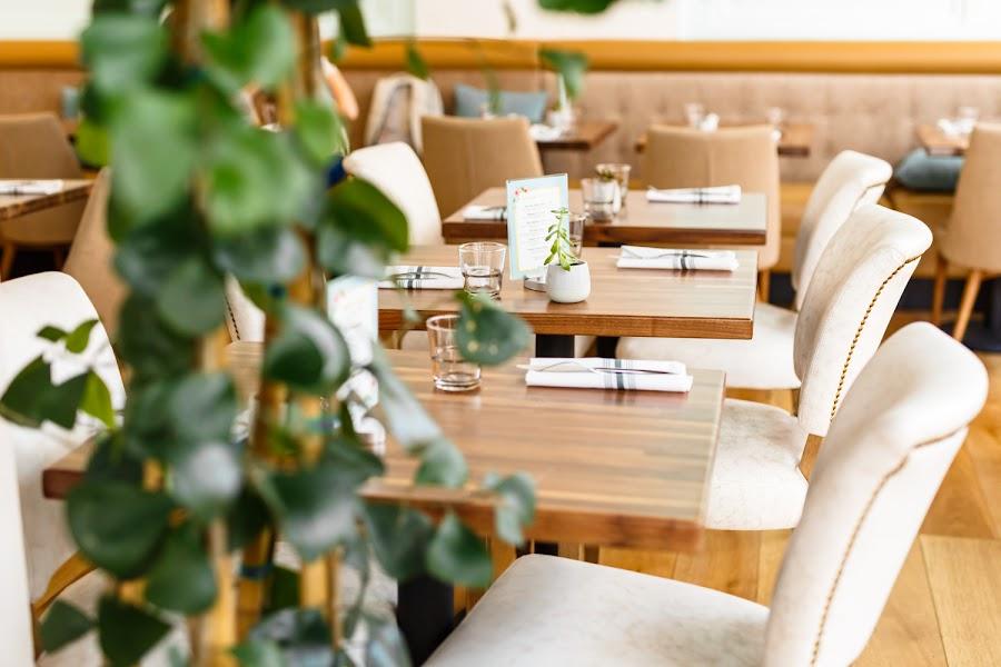 Editorial restaurant image stand-in for Lapisara Eatery