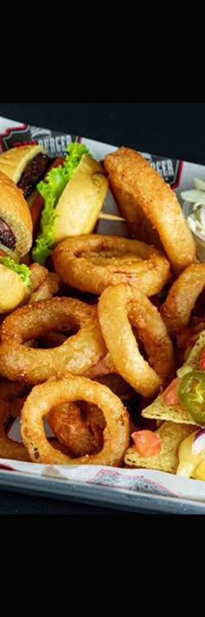 B12 Burger St Catherine Ouest photo 2